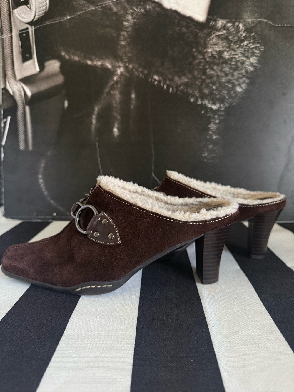 AEROSOLES Dark Brown Suede Mules Faux Sherpa Lined Clogs 8M Heeled